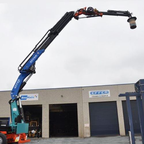 Grue montée sur camion - 685  - Effer S.p.a - à flèche articulée / hydraulique