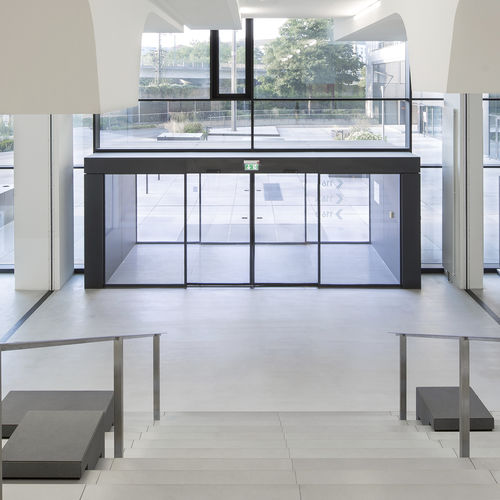 Porte coulissante - ST FLEX Secure - dormakaba - en verre / pour l'intérieur / pour commerce