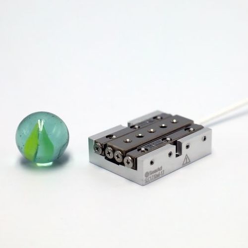 Mini-platine de nanopositionnement linéaire - SLC-1730 - SmarAct GmbH - piézo / en boucle fermée / de précision