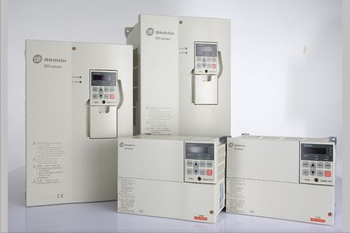 Variateur AC numérique - Shihlin Electric & Engineering Corporation - monté sur panneau