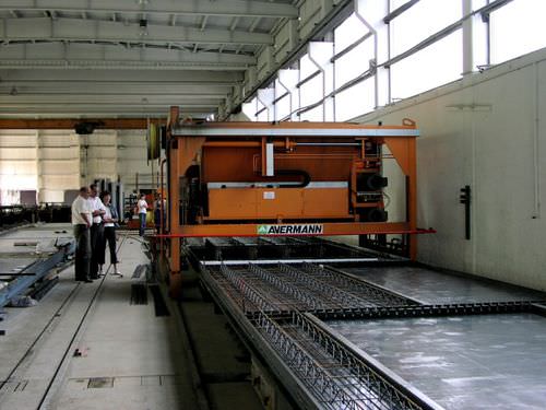 Table vibrante - AVERMANN Maschinenfabrik GmbH & Co. KG