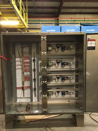 Automate programmable pour la gestion de zone de convoyeur - Macawber Engineering Inc.
