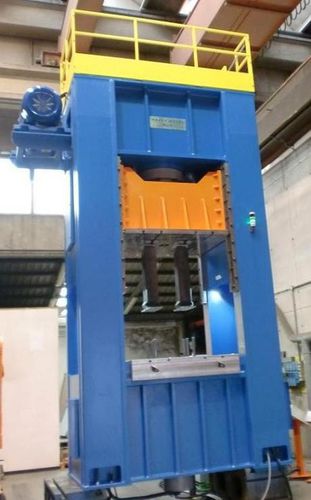 Presse hydraulique - SM series - Sheet Metal Men s.r.l. - d'emboutissage profond / pour tôle / contrôlée par PLC