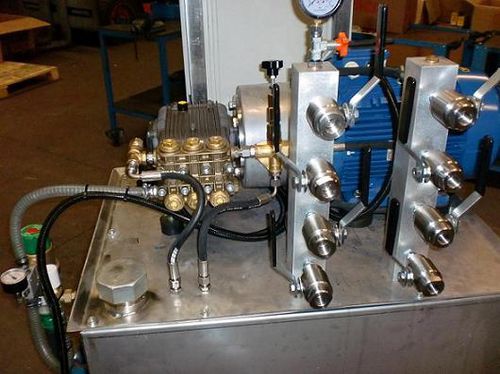 Machine de test pour tuyaux - Sheet Metal Men s.r.l. - hydraulique