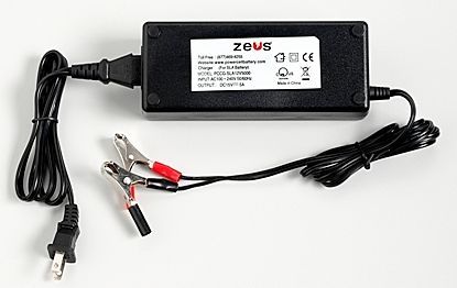 Chargeur de batterie de bureau - 12 V, 5 Ah | PCCG-SLA12V5000    - ZEUS Battery Products - plomb-acide / automatique