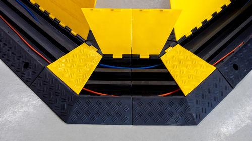 Protection de câbles pour le passage de véhicules - 200DK series - Dancop International GmbH - en plastique