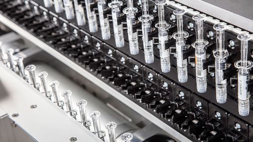 Système de transport sur rail - Körber Pharma - pour l'industrie pharmaceutique / compact