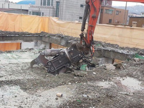 Broyeur à béton - CR series - Gensco Equipment - hydraulique / vertical / mobile