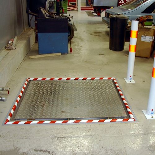 Porte avec charnière - HEINEN SONDERMASCHINENBAU Neustadt GmbH - en acier inoxydable / vitrée / pour l'intérieur