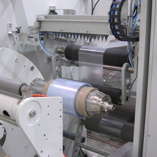 Ligne dérouleur / enrouleur pour films plastiques - Web Handling Systems - Macro Engineering & Technology Inc.