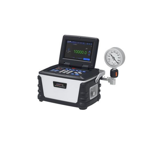 Calibrateur de pression - ADT762 - AOIP - pour manomètre / pour capteur de pression / programmable