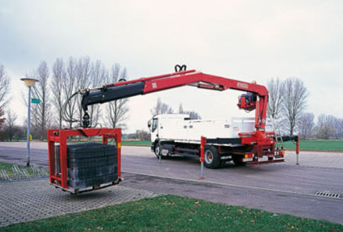 Grue montée sur camion - F145AS - Fassi gru S.p.A - pour façade d'immeuble / de levage / de chargement