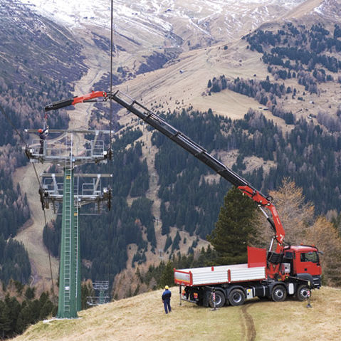 Grue montée sur camion - F660RA he-dynamic series - Fassi gru S.p.A - à flèche articulée / pour chantier / tout terrain