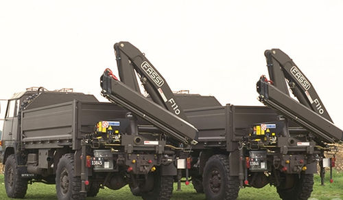 Grue montée sur camion - Defense series - Fassi gru S.p.A - à flèche articulée / de levage