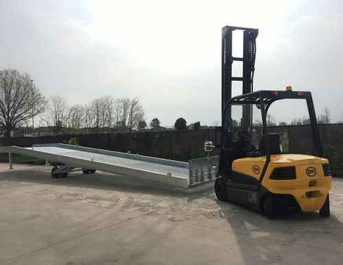 Rampe de chargement de manutention - g4energy srl - de remorque / de véhicule / machine