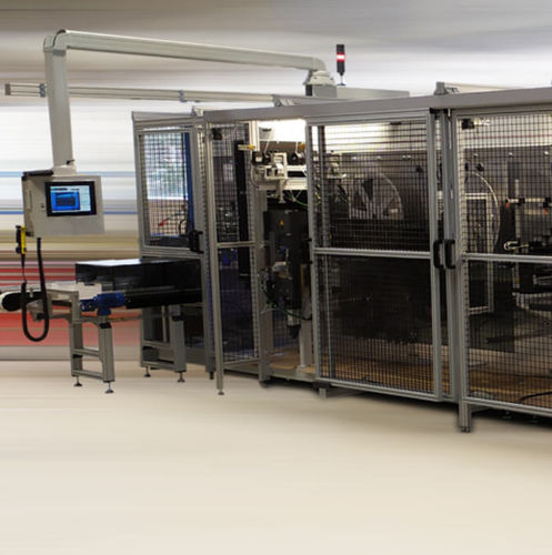 Machine de production pour masques chirurgicaux - Cera Engineering - de non-tissé / automatique / en continu