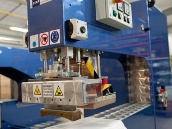 Machine de soudage laser à fibre - 300L - FIAB - automatique / CNC