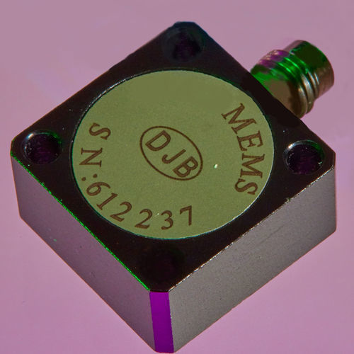 Accéléromètre à axe unique - AM/100HR.20C - DJB Instruments UK Ltd - à lames vibrantes / capacitif / compact