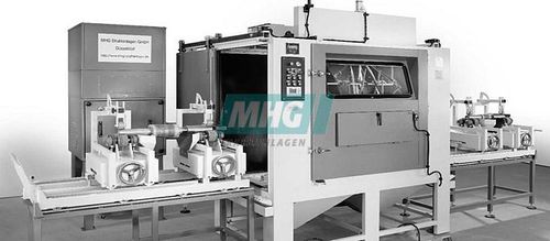 Grenailleuse pour vérin - MHG Strahlanlagen GmbH - à convoyeur à rouleaux / automatique