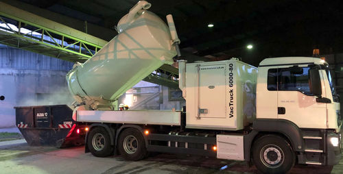 Camion aspirateur vidangeur - VacTruck - Wieland Lufttechnik GmbH + Co.KG - à 3 essieux / pour l'industrie du recyclage