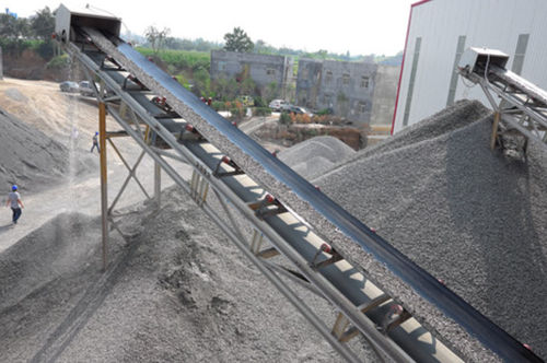 Convoyeur à bande - Zhengzhou Dingsheng Engineering Technology Co., Ltd. - de transfert / d'alimentation / pour chantier de construction
