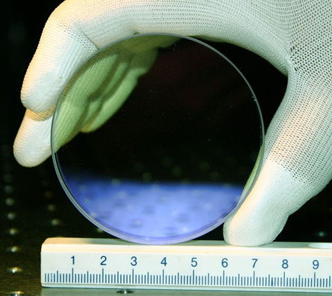 Cristal de fluorure de calcium dopé Ytterbium (Yb:CaF2) - Hellma GmbH & Co. KG - optique / laser