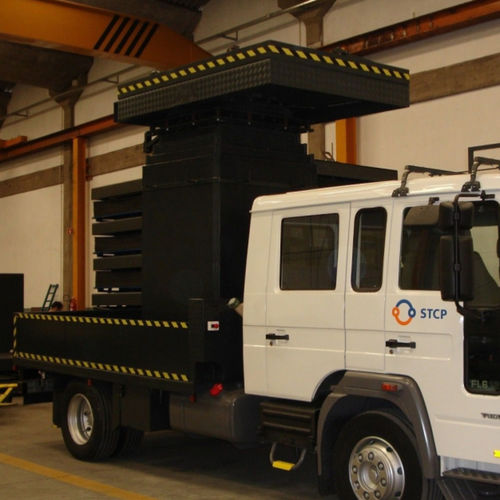 Nacelle élévatrice à ciseaux montée sur camion - INCOMEF - d'atelier / pour usage intérieur et extérieur / pour chantier