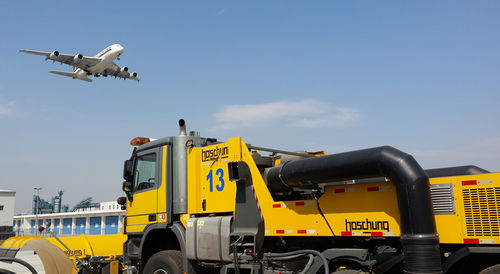 Véhicule chasse-neige - Jetbroom 9000 A/H - Boschung Mecatronic AG - diesel