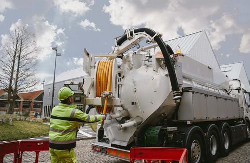 Balayeuse sur camion - FlexLine C140 - Bucher Municipal AG - thermique / d'extérieur / de déchets