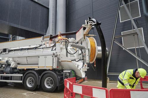 Balayeuse montée sur camion - SuperFlex C140  - Bucher Municipal AG - thermique / d'extérieur / de déchets