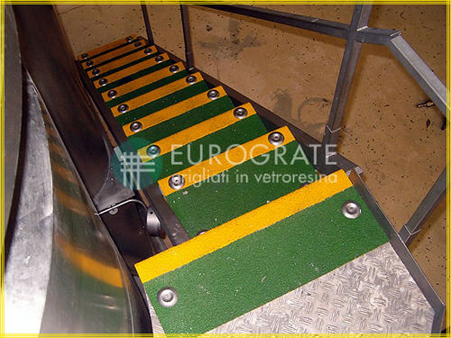 Revêtement de sol en composite armé de fibres de verre - Eurostep® - EUROGRATE GRP GRATING AND PROFILES - en métal / stratifié / en PRV