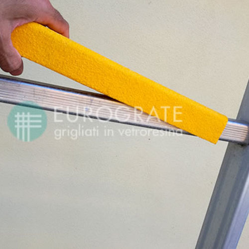 Revêtement de sol en ciment - EUROGRATE GRP GRATING AND PROFILES - bois / en quartz / antidérapant