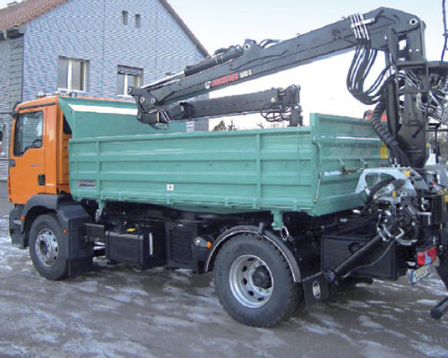 Grue montée sur camion - Hüffermann Transportsysteme GmbH  - à flèche / pour chantier