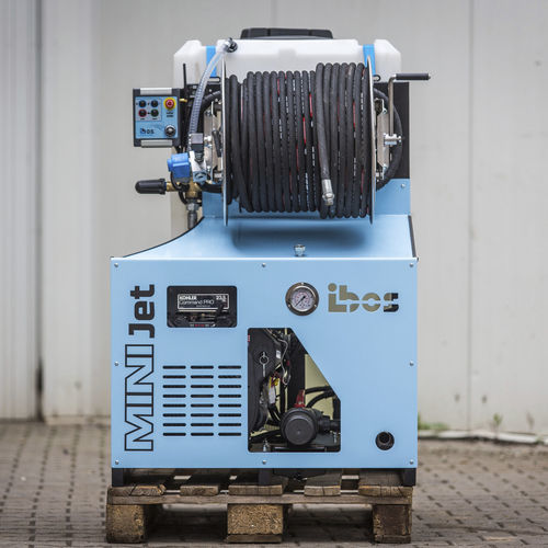 Machine de nettoyage à jet d'eau - MINIJET - I.B.O.S. EU a.s.  - automatique / pour tuyaux / compacte