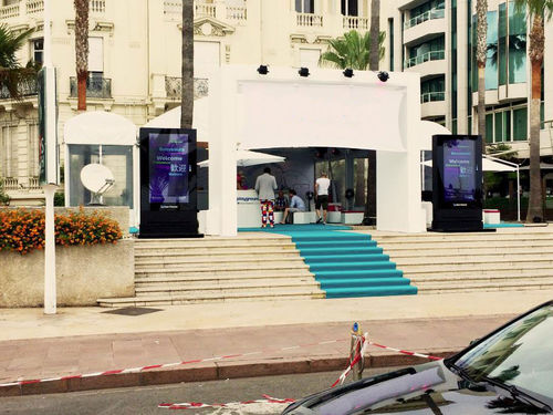 Totem publicitaire - PDS-70-75-TO-P - Armagard Ltd - pour affichage LCD