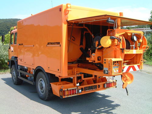 Nettoyeur haute pression à moteur thermique - JETMASTER - MÜLLER Umwelttechnik GmbH & Co. KG - monté sur camion