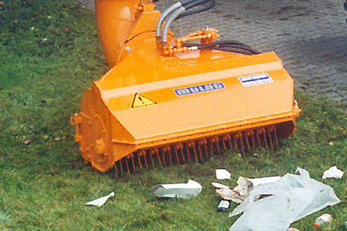 Balayeuse aspiratrice accompagnée - USK 1200 - MULAG Fahrzeugwerk Heinz Wössner GmbH u. Co. KG - d'extérieur