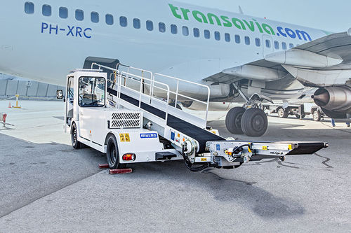 Convoyeur à bande - MULAG Fahrzeugwerk Heinz Wössner GmbH u. Co. KG - de bagages / pour l'industrie aéronautique