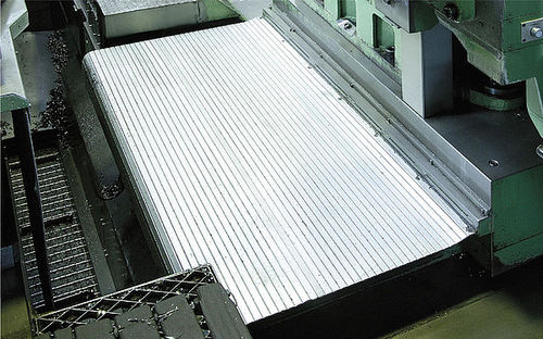 Tapis articulé en métal - TSUBAKI KABELSCHLEPP
