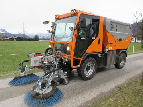 Balayeuse pour véhicule porteur - TK-M - Gebrüder TRILETY GmbH  - hydraulique / pour espace public / de poussières