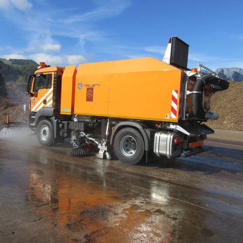 Balayeuse sur camion - TK series - Gebrüder TRILETY GmbH  - hydraulique / pour espace public / de poussières