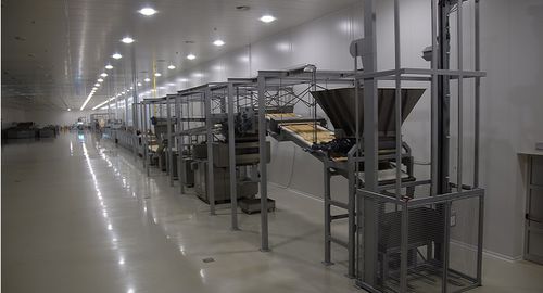 Système d'alimentation automatique - Baker Perkins Ltd.