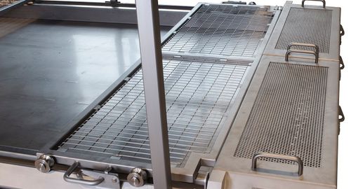 Convoyeur à fréquence naturelle - Baker Perkins Ltd. - pour aliments / pour l'industrie agroalimentaire / en acier inoxydable