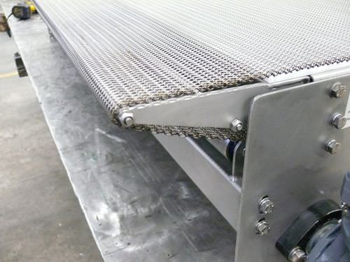 Convoyeur à bande - Cleatrac - Jonge Poerink Conveyors - horizontal / de transfert / pour l'industrie agroalimentaire