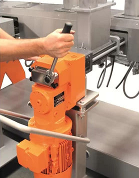 Alimentateur à vis sans fin - LSB XX - Leistritz Extrusionstechnik GmbH - pour produits en vrac / modulaire / à avance manuelle