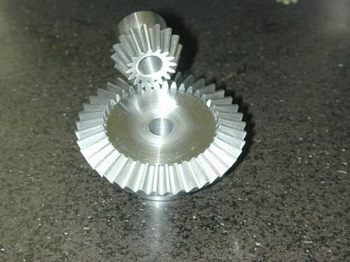 Engrenage conique - WMH Srl - à denture hélicoïdale / sur mesure