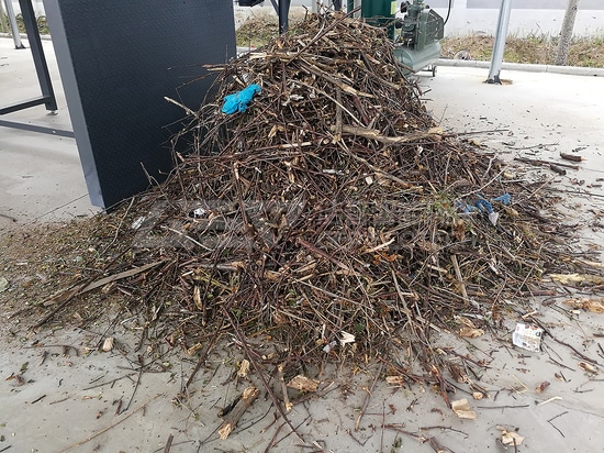 Broyeur de déchets de jardin à double arbre dans le nord de la Chine