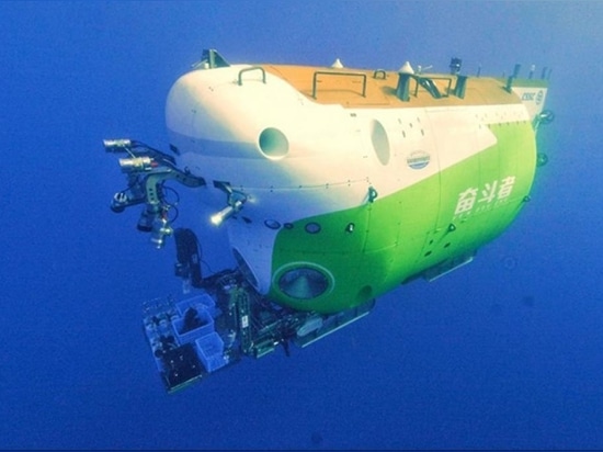 En novembre 2020, le submersible habité "Fendouzhe" a atteint une profondeur de 10 909 mètres dans le Challenger Deep, un gouffre de 11 000 mètres situé au fond de la fosse des Mariannes, dans l'ou...