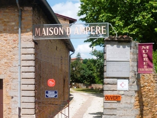 Découverte de l’histoire de l’électricité au musée Ampère