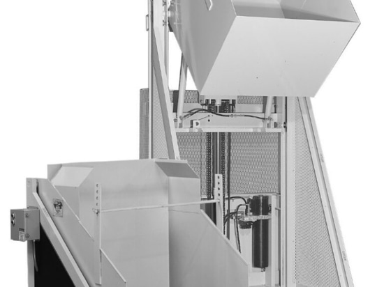 Maximiser l'efficacité du déchargement des matériaux : Systèmes essentiels pour les transformateurs de matières plastiques